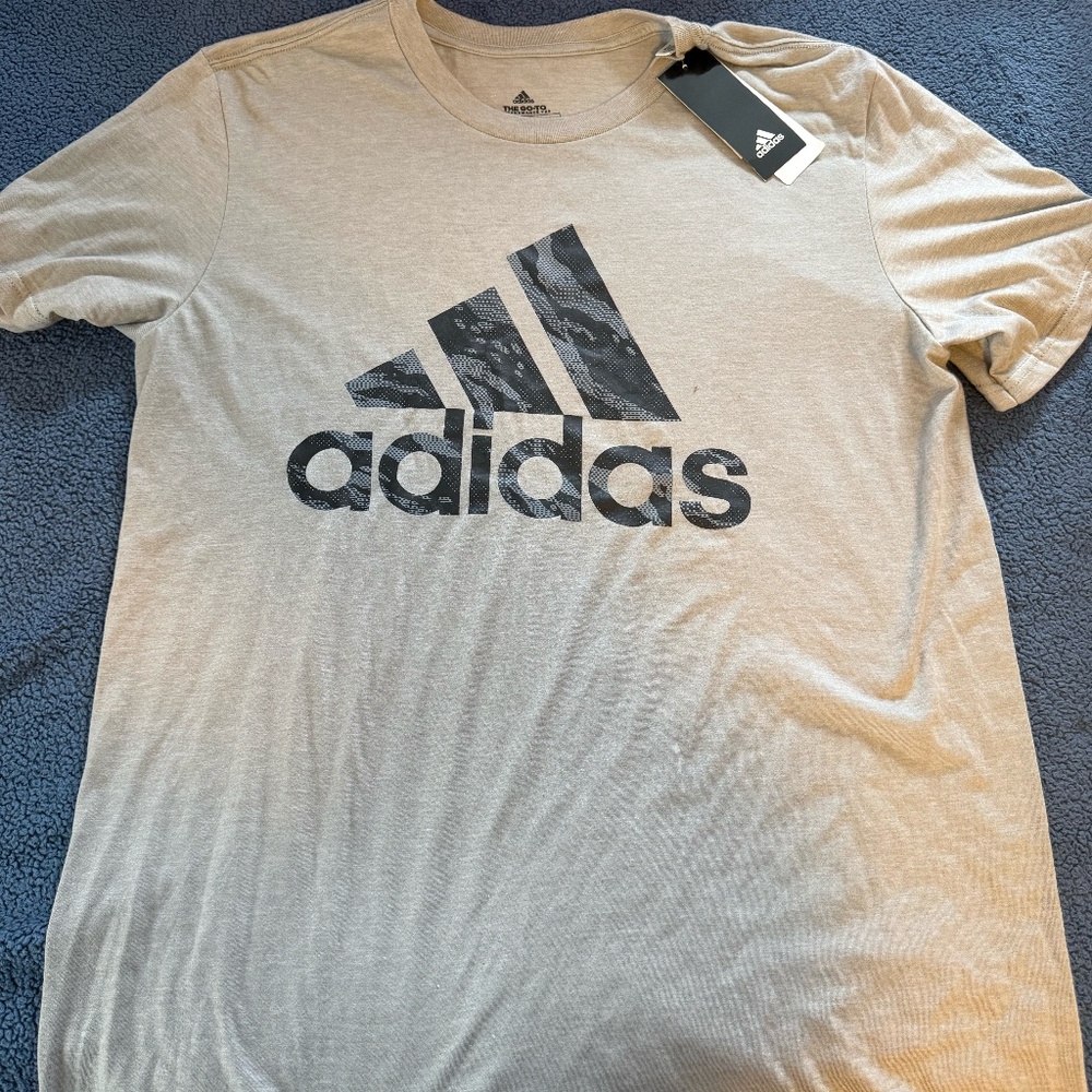 Adidas T-Shirt